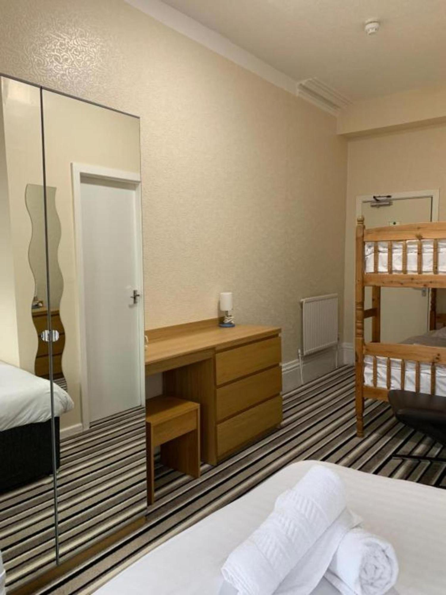 Oyo Wave Crest Hotel Blackpool Dış mekan fotoğraf